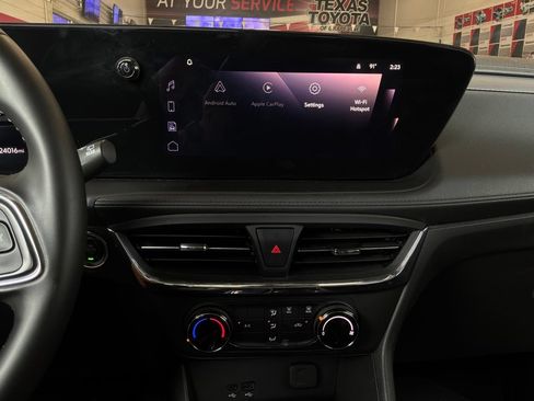 Used 2025 Buick Encore GX Preferred FWD image 25