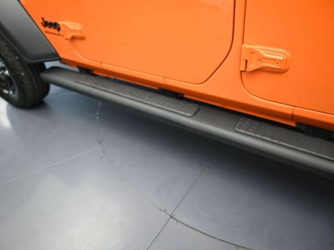 Used 2025 Jeep Wrangler Sport image 32