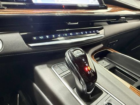 Used 2022 Cadillac Escalade ESV Premium Luxury AWD/4WD image 23