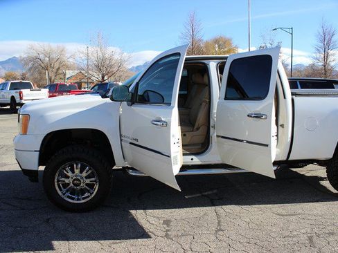 Used 2013 GMC Sierra 2500 Denali w/ Suspension Package, Off-Road image 8