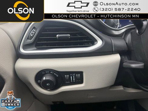 Used 2024 Chrysler Pacifica Touring-L image 26