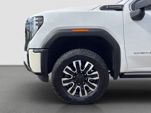 Used 2024 GMC Sierra 2500 Denali Ultimate w/ Max Trailering Package AWD/4WD image 19