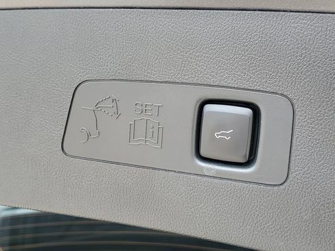 Used 2022 Lincoln Corsair AWD w/ Premium Package image 9