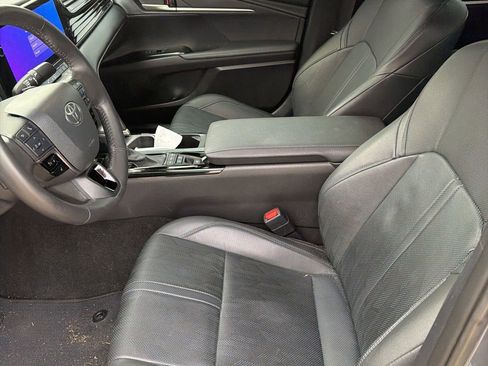 Used 2025 Toyota Camry XSE w/ Premium Package image 10