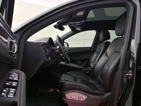 Used 2017 Porsche Macan S image 19