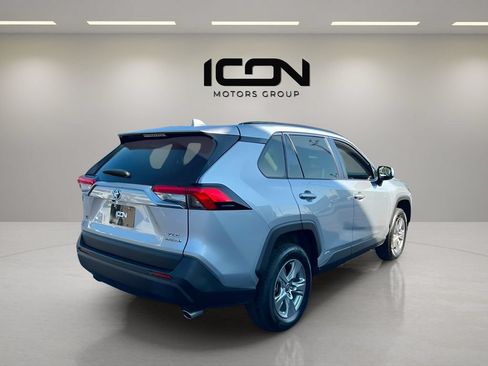 Used 2024 Toyota RAV4 XLE AWD/4WD image 5