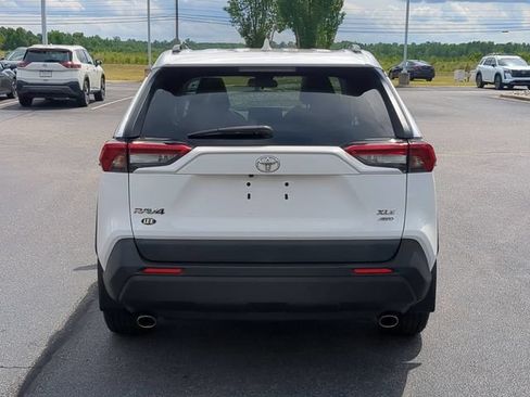 Used 2019 Toyota RAV4 XLE w/ All Weather Liner Package AWD/4WD image 4