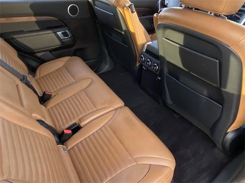 Used 2017 Land Rover Discovery HSE image 22