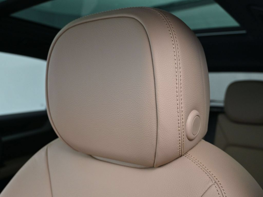 Used 2026 Porsche Cayenne AWD/4WD image 19