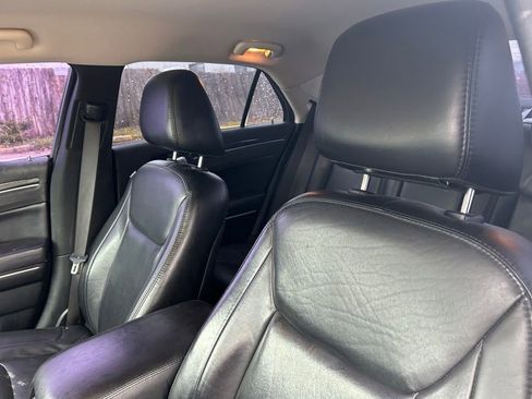 Used 2018 Chrysler 300 Touring L image 10