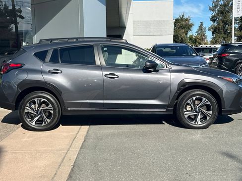 Used 2024 Subaru Crosstrek 2.0i Premium AWD/4WD image 3
