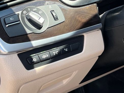 Used 2013 BMW 550i xDrive Sedan AWD/4WD image 29