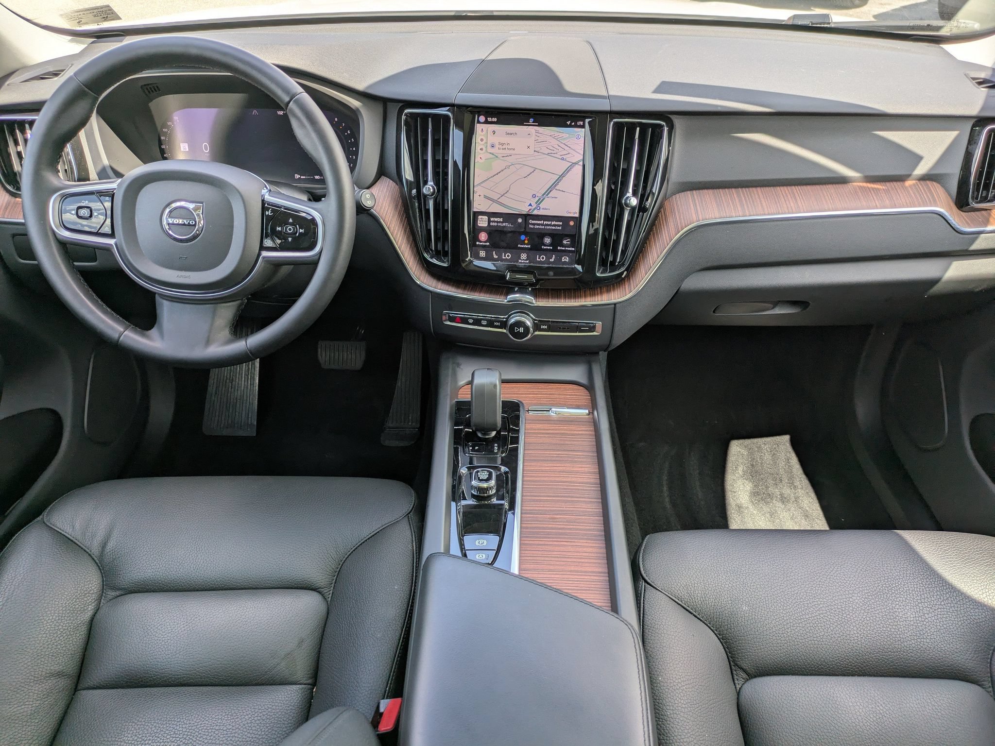 Used 2024 Volvo XC60 B5 Plus AWD/4WD image 16