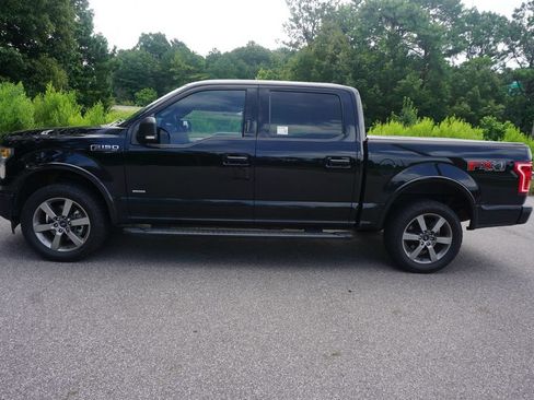 Used 2017 Ford F150 XLT w/ Equipment Group 302A Luxury AWD/4WD image 16