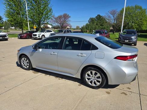 Used 2026 Toyota Corolla LE FWD image 6