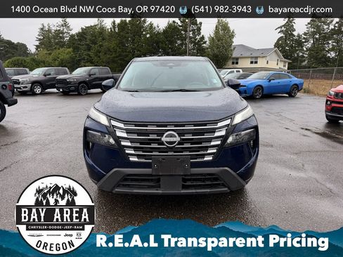 Used 2025 Nissan Rogue SV FWD image 2