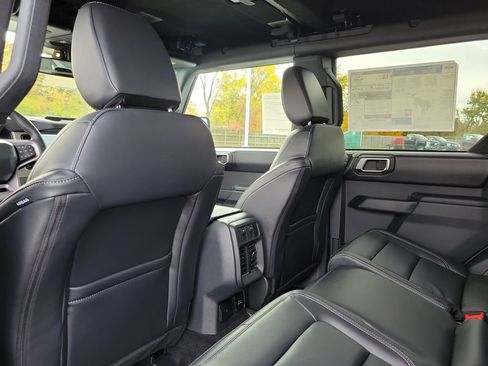 New 2025 Ford Bronco Outer Banks w/ Sasquatch Package image 15