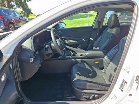 Certified 2023 Hyundai Elantra Limited w/ Cargo Package FWD image 14