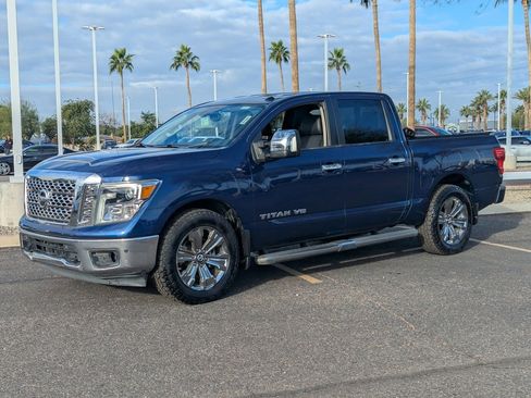 Used 2018 Nissan Titan SL w/ Chrome Package image 2