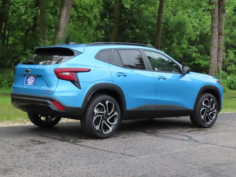New 2026 Chevrolet Trax RS w/ Driver Confidence Package FWD image 3