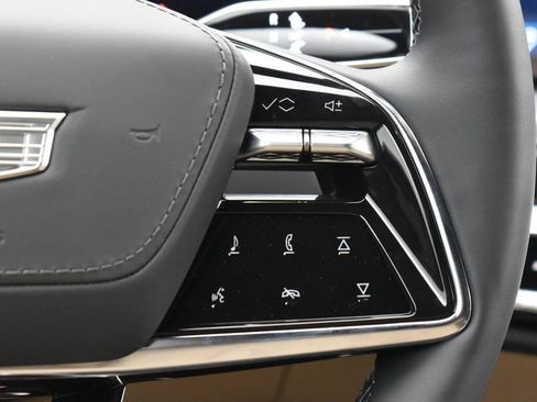 New 2026 Cadillac Lyriq Signature Sport w/ Nappa Leather Package AWD/4WD image 14