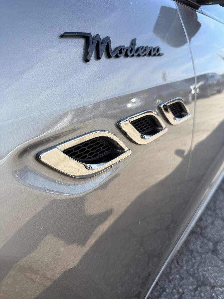 Used 2022 Maserati Quattroporte Modena RWD image 3