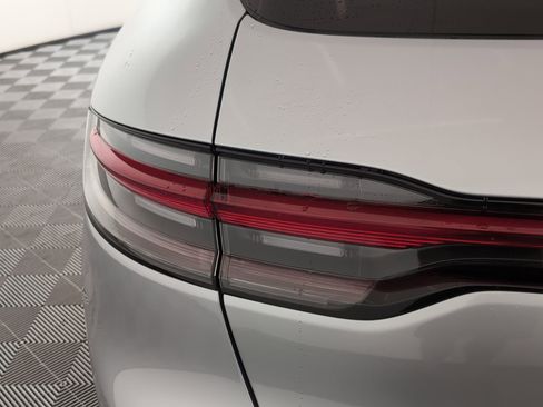 Certified 2025 Porsche Macan image 15