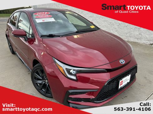 Certified 2024 Toyota Corolla SE w/ SE Package image 1