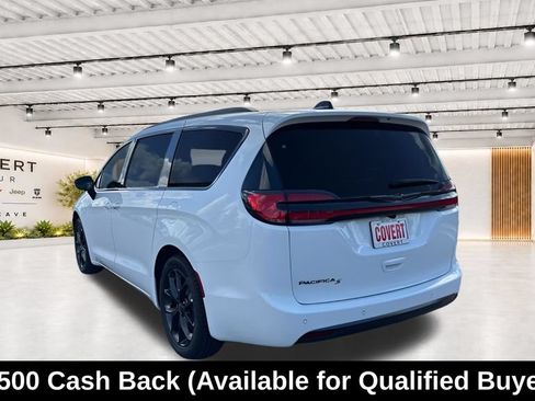 New 2026 Chrysler Pacifica Select w/ S Appearance Package FWD image 8