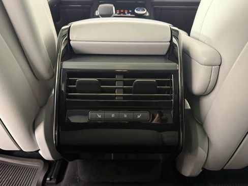 Used 2023 Land Rover Range Rover Sport SE image 24