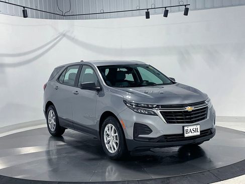 Used 2024 Chevrolet Equinox LS FWD image 32