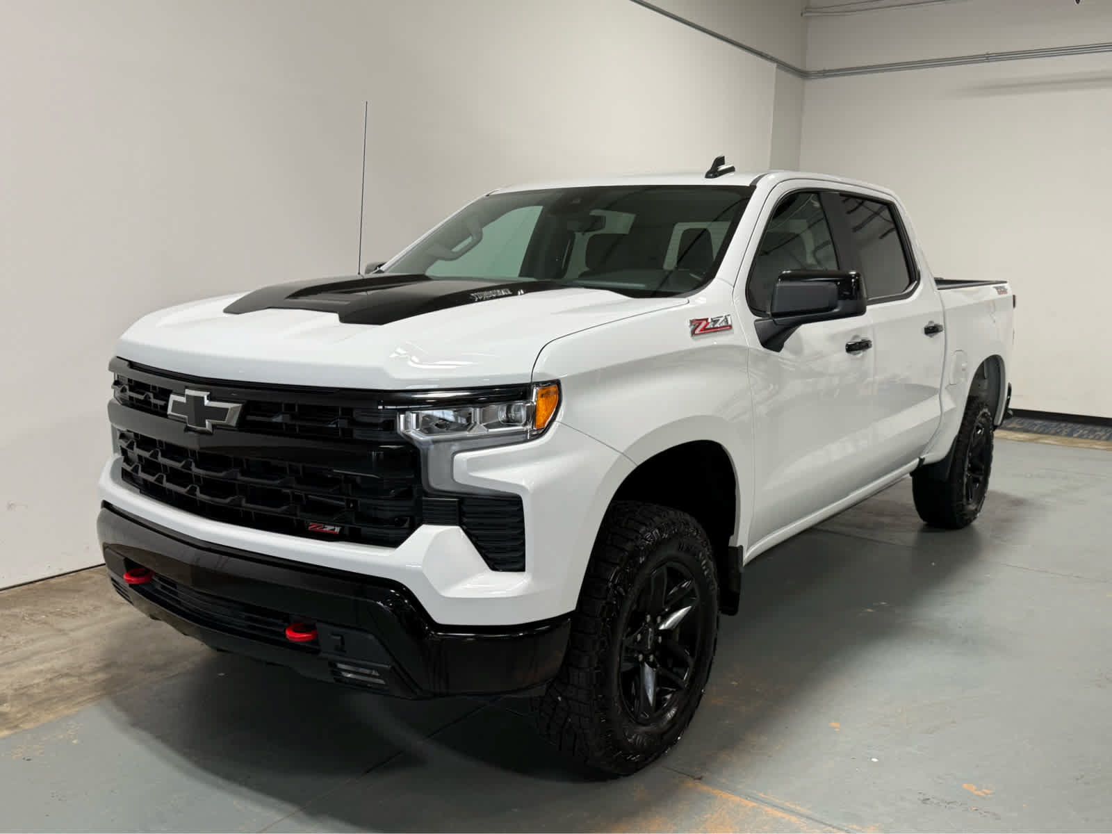 Used 2026 Chevrolet Silverado 1500 LT Trail Boss AWD/4WD image 1