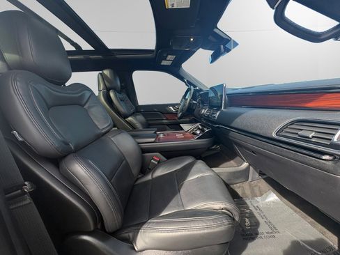 Certified 2021 Lincoln Navigator Reserve w/ Luxury Package image 15