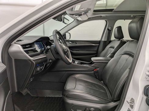 Used 2022 Jeep Grand Cherokee Limited 4xe w/ Luxury Tech Group II image 17