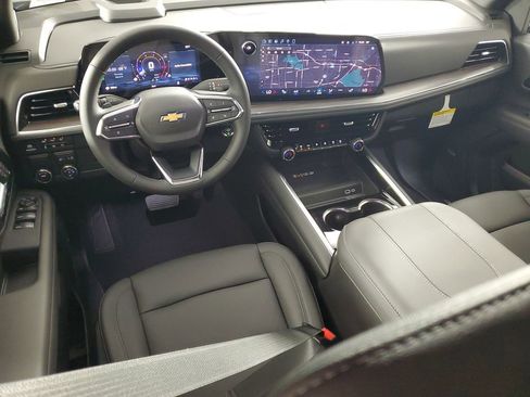 New 2026 Chevrolet Suburban LT image 15