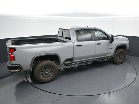 Used 2025 Chevrolet Silverado 2500 ZR2 w/ Technology Package AWD/4WD image 29