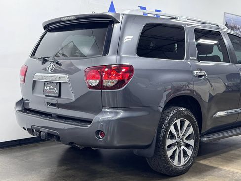 Used 2019 Toyota Sequoia Limited w/ Safety & Convenience Package AWD/4WD image 6