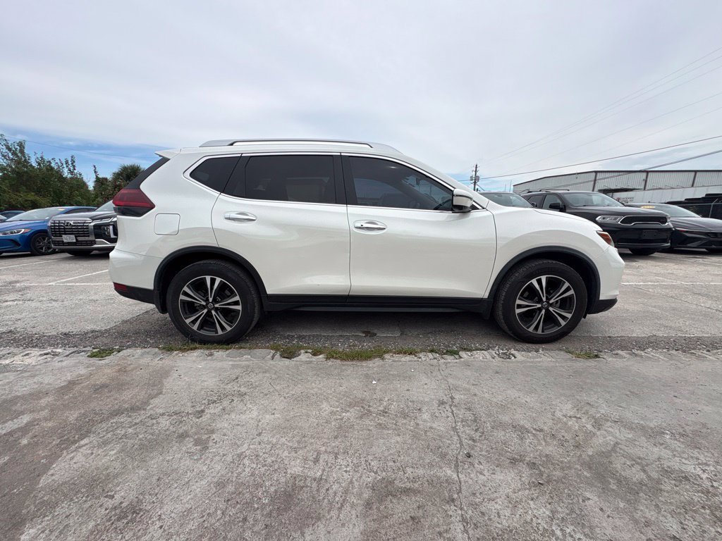 Used 2020 Nissan Rogue SV w/ Premium Package FWD image 2