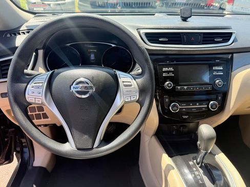 Used 2016 Nissan Rogue SV FWD image 14