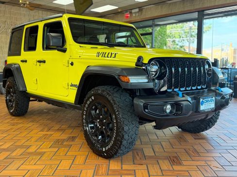 Used 2023 Jeep Wrangler Unlimited w/ Cold Weather Group AWD/4WD image 9