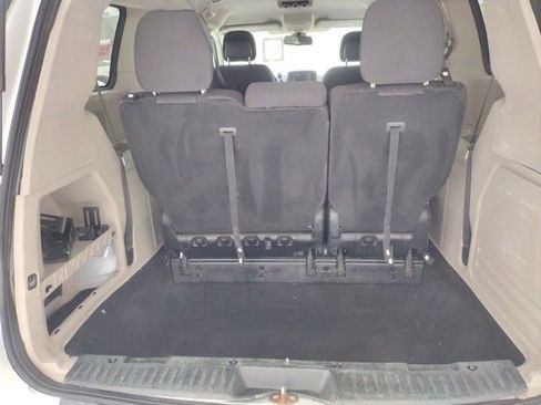 Used 2019 Dodge Grand Caravan SE w/ UConnect Hands-Free Group image 24