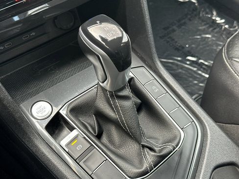 Used 2022 Volkswagen Tiguan SE image 24