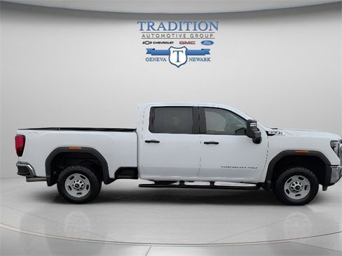 Used 2024 GMC Sierra 2500 Pro w/ Convenience Package image 6