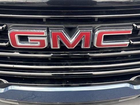 Used 2024 GMC Terrain SLE w/ Driver Convenience Package FWD image 29