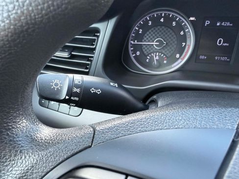Used 2019 Hyundai Elantra SEL FWD image 18