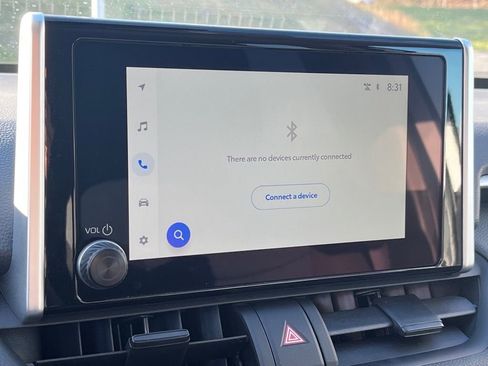 Used 2025 Toyota RAV4 XLE image 17