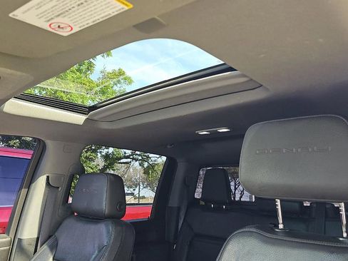 Used 2020 GMC Sierra 3500 Denali w/ Denali Ultimate Package AWD/4WD image 15