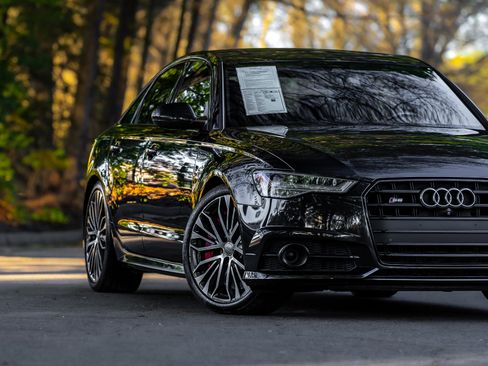 Used 2017 Audi S6 Premium Plus w/ S6 Sport Package image 26