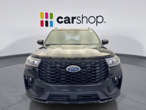 Used 2025 Ford Explorer ST-Line w/ ST-Line Street Pack AWD/4WD image 8
