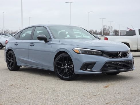 Used 2023 Honda Civic Sport image 2